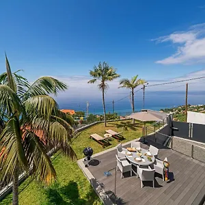 Villa Papagaio By An Island, Funchal (Madeira)